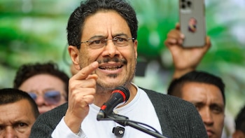 Cepeda elogia su campaña "ejemplar" tras votar en la segunda vuelta de las presidenciales colombianas