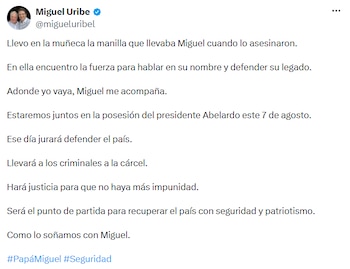 Miguel Uribe aseguró que la manilla de su hijo representa una fuente de fuerza para defender su legado. - crédito @migueluribel/X