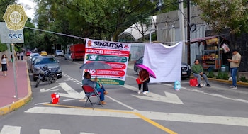 Manifestantes cierran la circulación en Calle Gustavo E. Campa y Macedonio Alcalá (X/@OVIALCDMX)