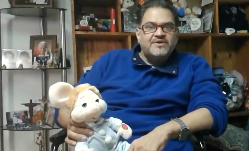 Gabriel Garzón Lozano inició su trayectoria como la voz de Topo Gigio en 1994, consolidando su legado en el doblaje latinoamericano (Archivo)