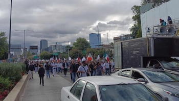 EN VIVO | Bloqueos, accidentes y manifestaciones hoy 21 de octubre: Marcha de trabajadores del IMSS se incorpora a Avenida Dr. Río de la Loza