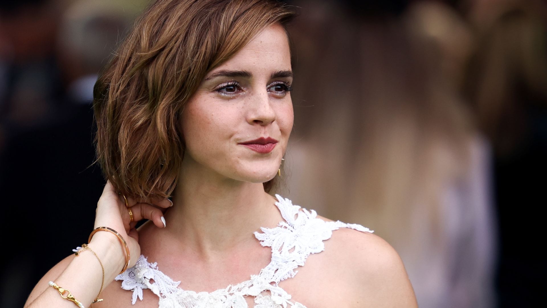 Desde vestidos de gala hasta conjuntos informales, Emma Watson ha impactado en múltiples ocasiones con atuendos que reflejan sofisticación y creatividad (REUTERS/Henry Nicholls)