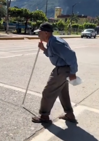 Adulto mayor contó que vive