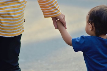 El 67% de las madres jóvenes se sienten solas (Pixabay)