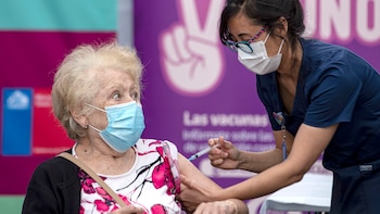 Cómo Chile logró la vacunación