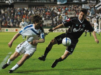 Con la casaca de Quilmes,