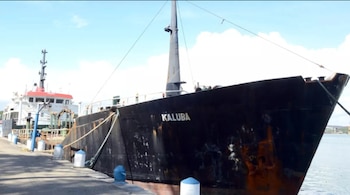 Vehículos, casas, lotes de chatarra y solares se incluyen en el catálogo de bienes incautados disponibles para la subasta pública en República Dominicana. (Foto cortesía INCABIDE)