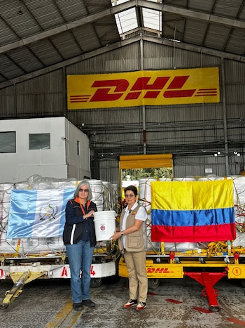 La ayuda enviada desde Guatemala incluye 1.512 kits de alimentos y 600 kits de higiene familiar, que serán distribuidos entre las comunidades más afectadas por la emergencia sísmica - crédito @CancilleriaCol/X