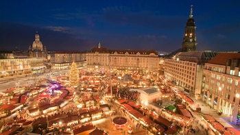 El Striezelmarkt de Dresde, con