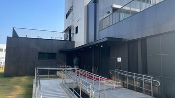 Desde el exterior hacia el