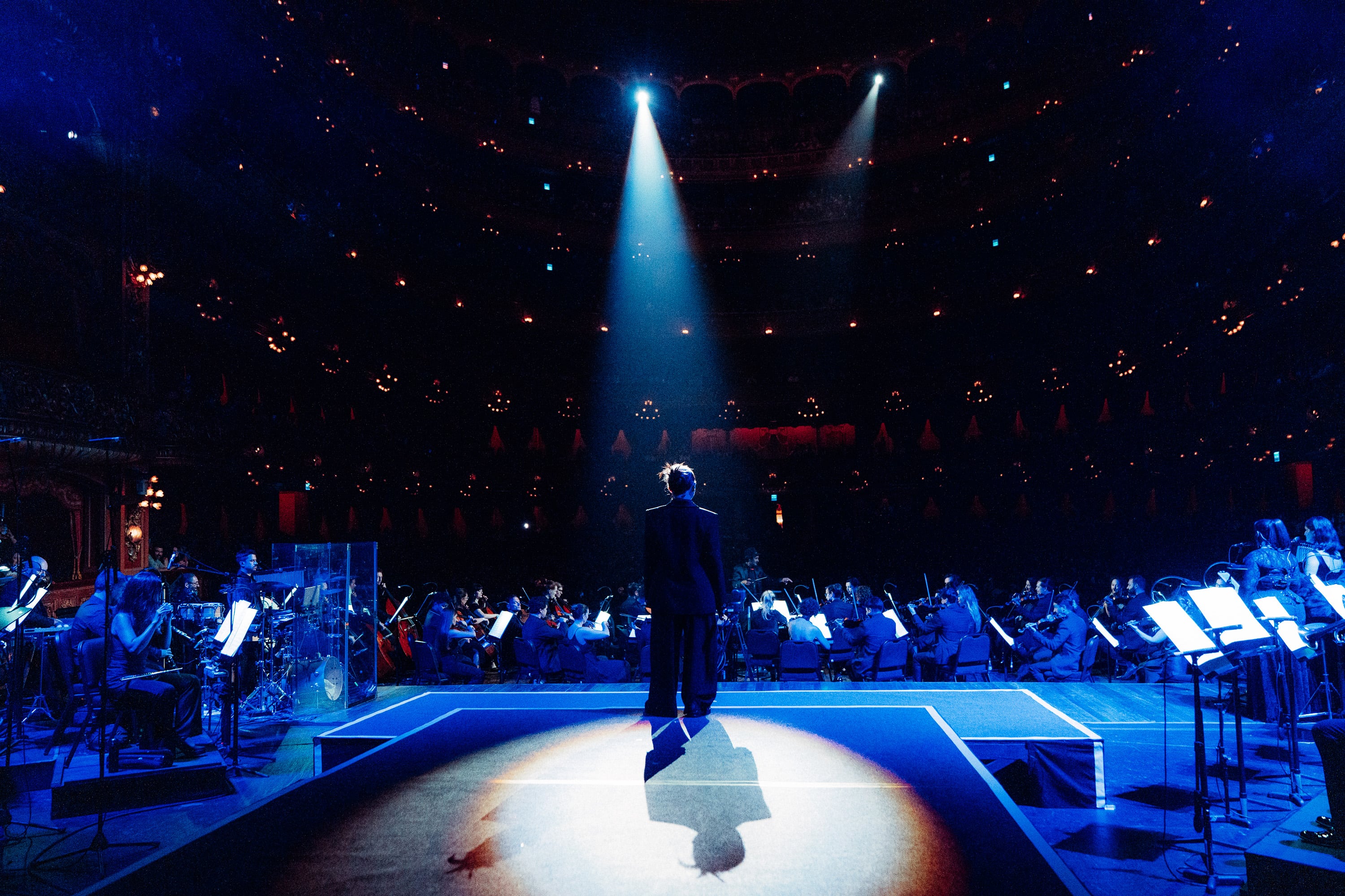 Nicki Nicole presentó un show sinfónico en el Teatro Colón, repasando sus mayores hits y rodeada de invitados destacados como Milo J y Cazzu