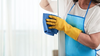 La Justicia rechaza darle la incapacidad permanente a una limpiadora que sufrió una grave lesión de tobillo en el trabajo, camina con dificultad y usa muleta