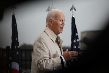 Joe Biden habla durante un