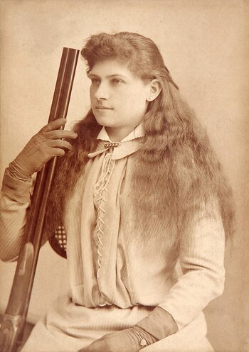 Annie Oakley aprendió a disparar