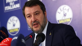 Salvini dice que defendió "la