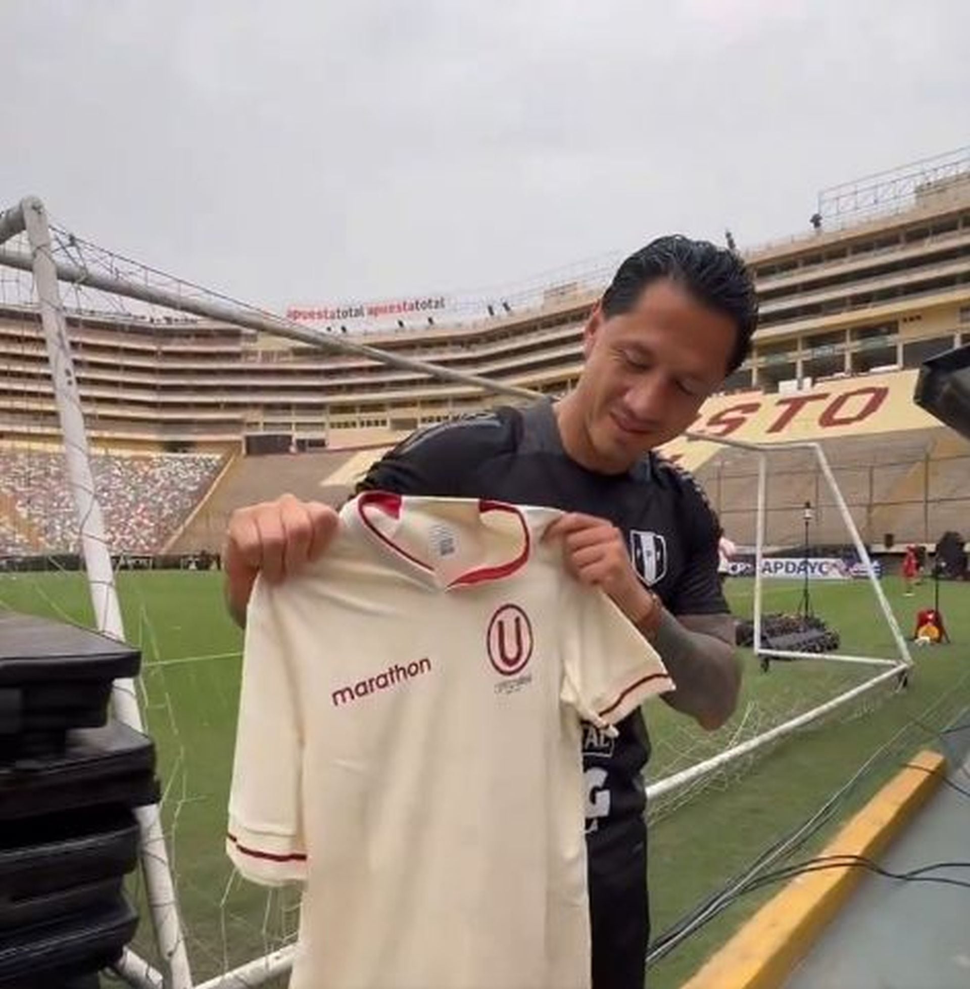 (Universitario de Deportes)