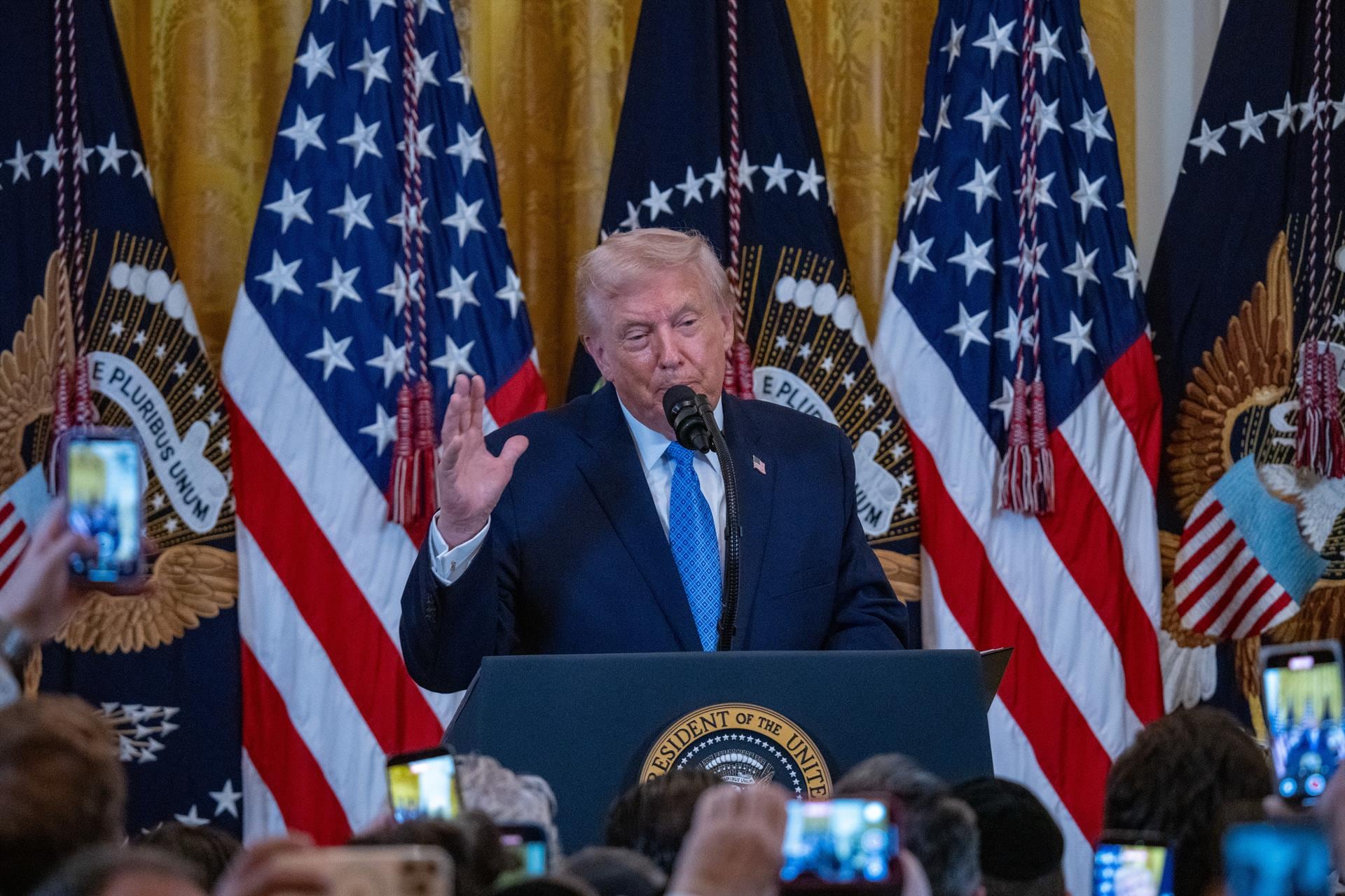 Trump llama a la unidad frente al «terrorismo islámico» tras el ataque durante Janucá en la playa de Sídney