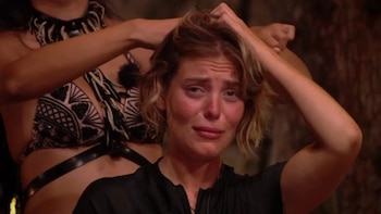 Claudia Chacón lleva su transformación al límite en Supervivientes: el drástico corte de pelo que aceptó para poder escuchar a su novio