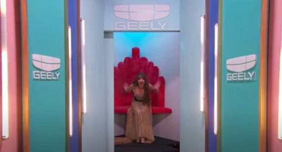 Shuky y la actriz se enfrentaron en la silla giratoria. (Captura de pantalla YouTube La Casa de los Famosos México)