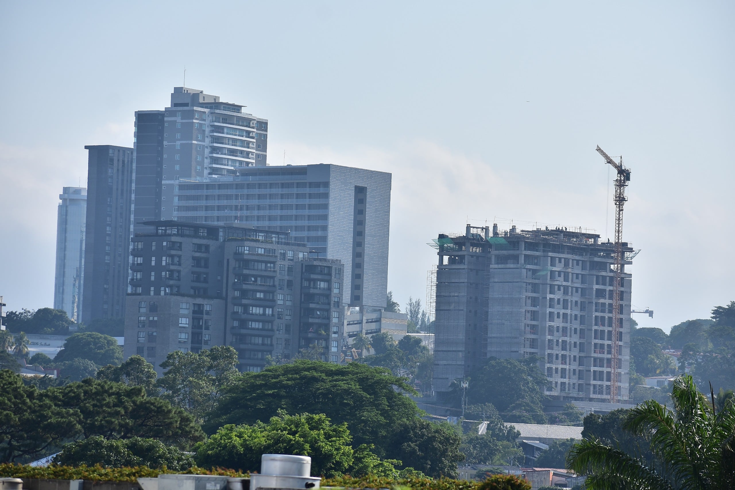 La construcción lideró el crecimiento económico de El Salvador con una expansión de 10.7% y un alza de 13.1% en el consumo aparente de cemento. (Foto: Infobae Centroamérica/ Emerson Del Cid)