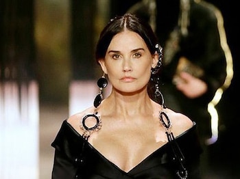 Demi Moore se ha convertido,