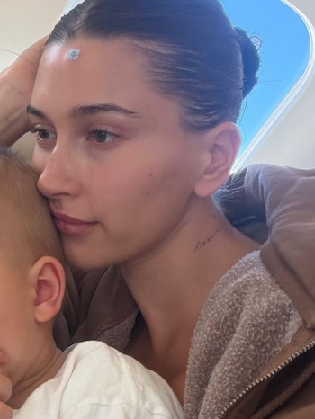 Hailey Bieber y su hijo Jack Blues