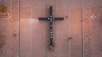 La Cruz Yacente tiene 25