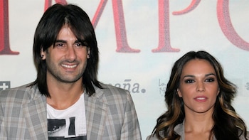 Marco, hijo de Melendi y Dama, recibe el alta hospitalaria tras su operación de urgencia