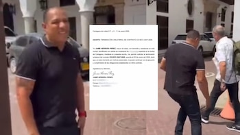 Hombre que tocó los glúteos