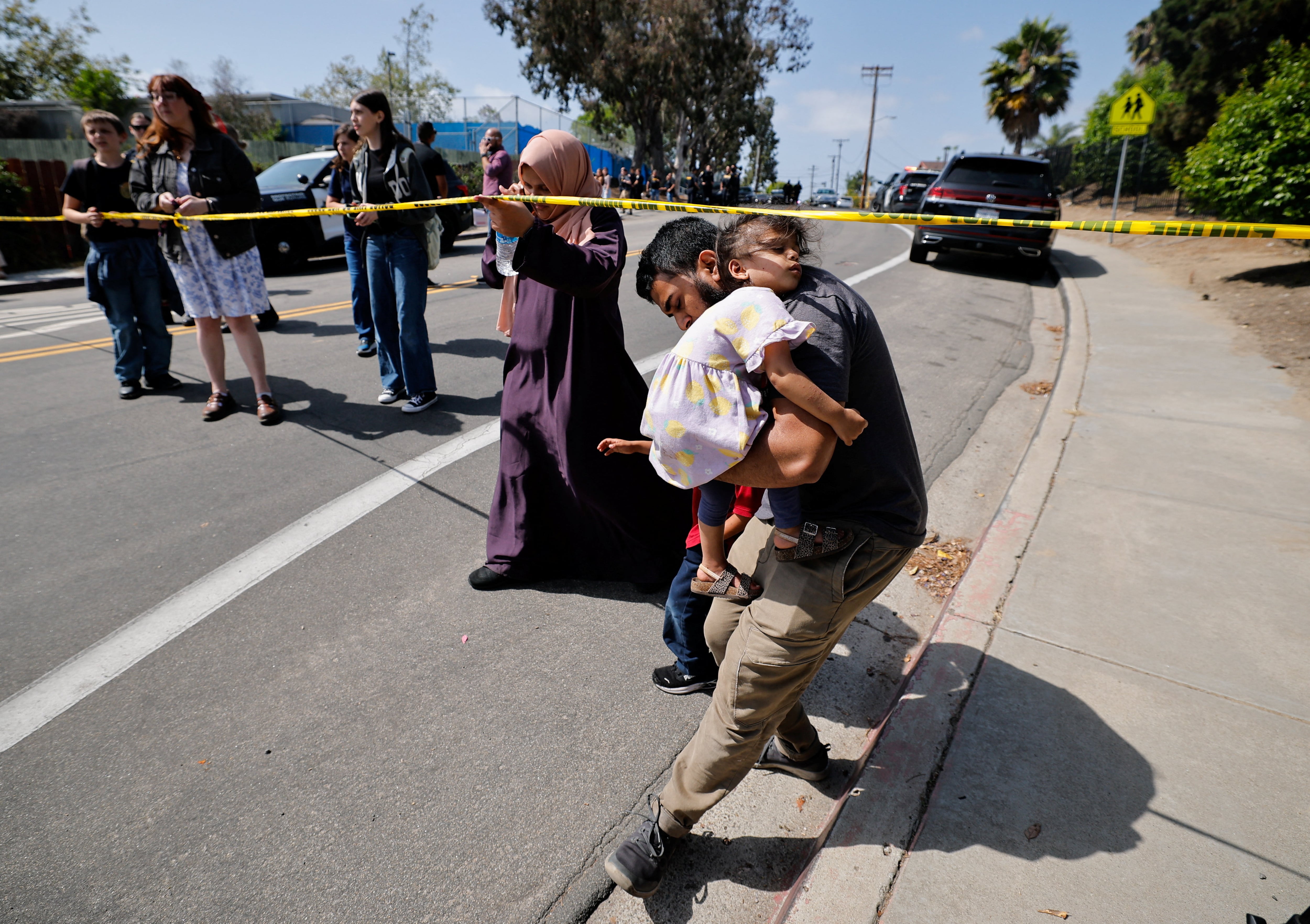 Los atacantes Cain Clark y Caleb Vazquez mataron al guardia Amin Abdullah y a otros dos hombres antes de suicidarse en un vehículo cercano (REUTERS/Mike Blake)