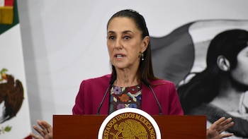 Sheinbaum invita a Ayuso a "pasar más tiempo de vacaciones" en México