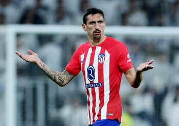 Soccer Football - LaLiga - Real Madrid v Atletico Madrid - Santiago Bernabeu, Madrid, Spain - February 4, 2024 Atletico Madrid's Stefan Savic reacts after he scores a goal that was later disallowed following a VAR review REUTERS/Isabel Infantes