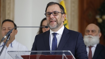 Yván Gil insta a la