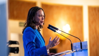 Corina tacha al "régimen" venezolano de "Estado fallido" ante su respuesta al doble terremoto