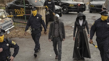 Antes de ver ‘Linternas’, no puedes perderte una de las mejores miniseries de HBO Max con el mismo guionista que sirvió para darle una lección a Marvel