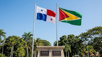 La reunión entre Panamá y Guyana analizó nuevas oportunidades para el crecimiento económico bilateral en sectores clave. (Visuales IA)