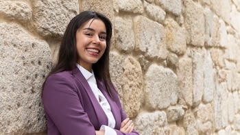 Elena Martínez, la oceanógrafa que revoluciona el Caribe: del sargazo tóxico a la innovación gallega y el reconocimiento de Forbes