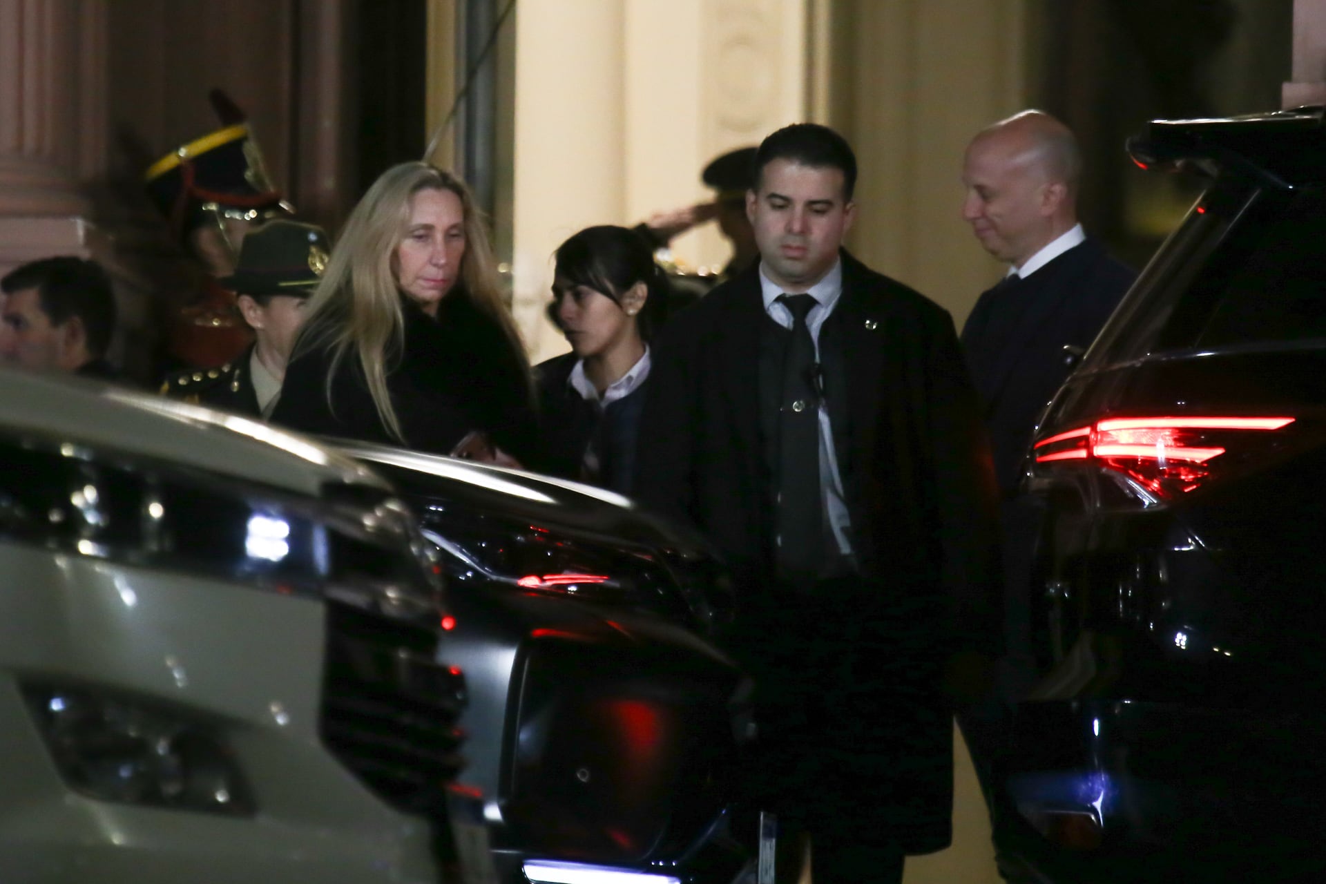 Javier Milei le toma juramento a al nuevo Jefe de Gabinete, Diego Santilli - Casa Rosada - Karina Milei (RS Fotos)