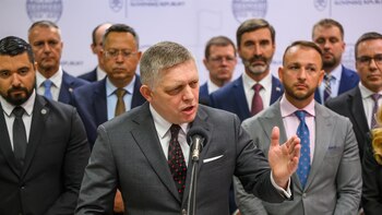 Miles de personas protestan en