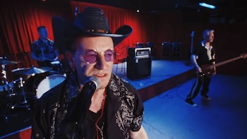 U2 convierte al Salón Los Ángeles en escenario de “Silencio”, su nuevo videoclip grabado en CDMX