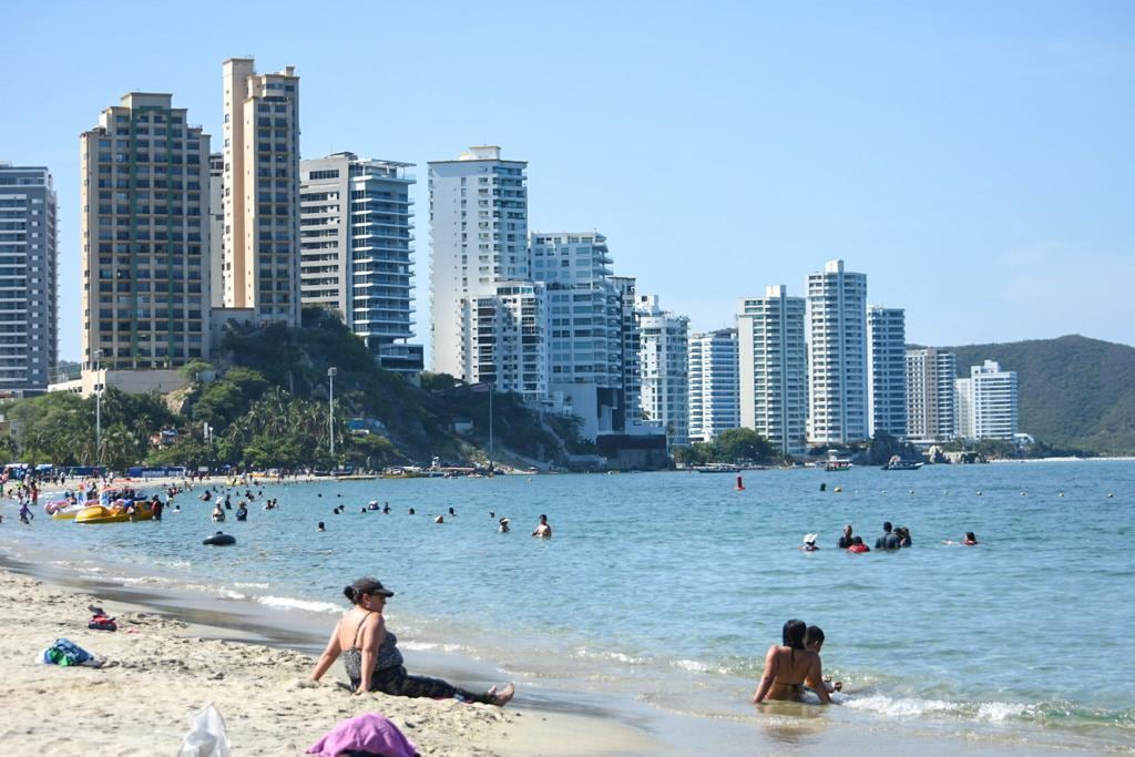 Los turistas extranjeros en Colombia tendrían que pagar IVA en caso de que el Congreso apruebe propuesta del Gobierno Petro
