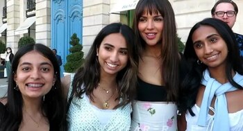 Eiza González fue captada tomándose