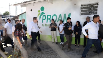 El presidente Arévalo supervisa farmacia Proam y sistema de salud en Parramos, Chimaltenango