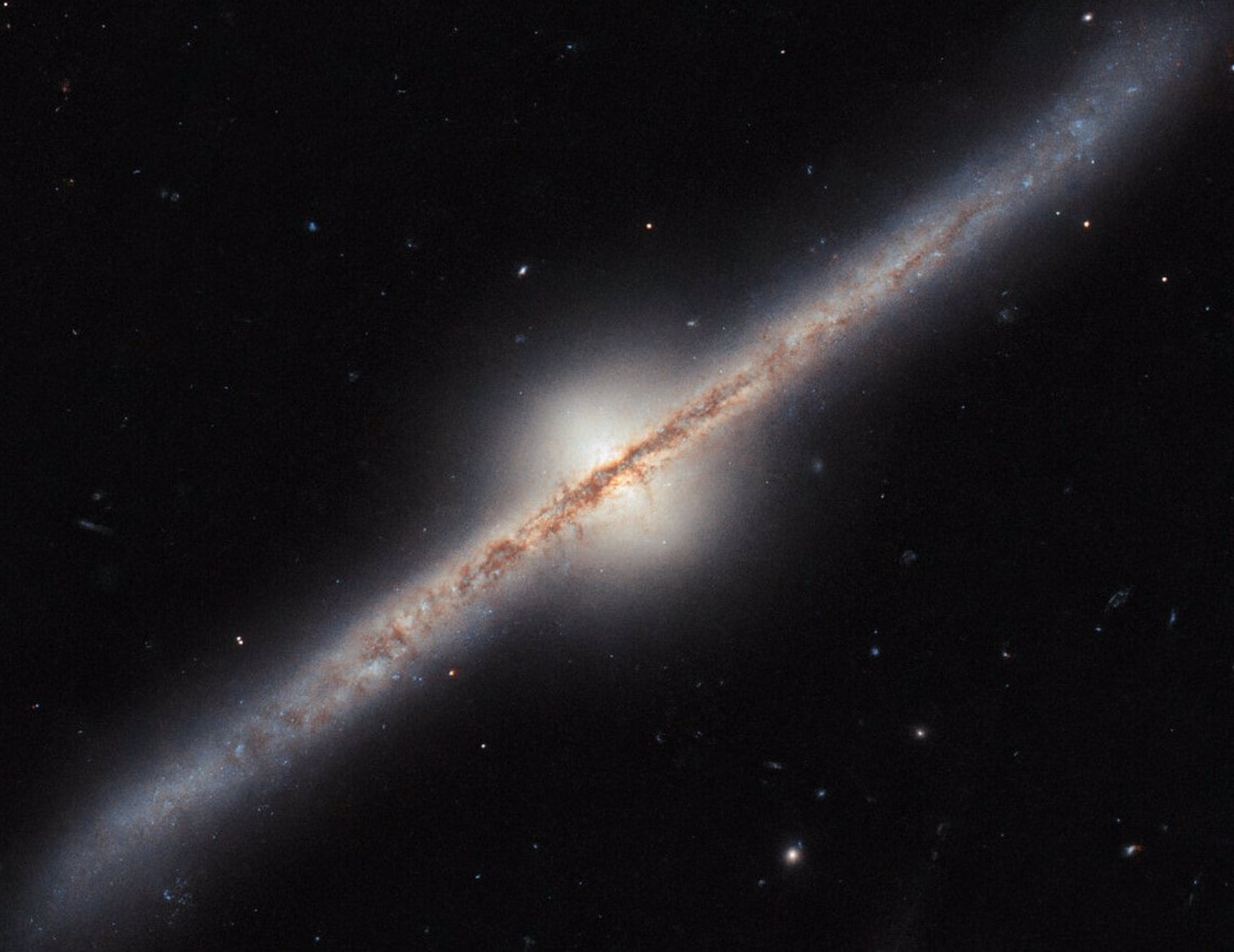 El amplio campo visual de Roman le permitirá observar más de mil millones de galaxias y también detectar rocas espaciales que crucen el sistema solar (NASA)