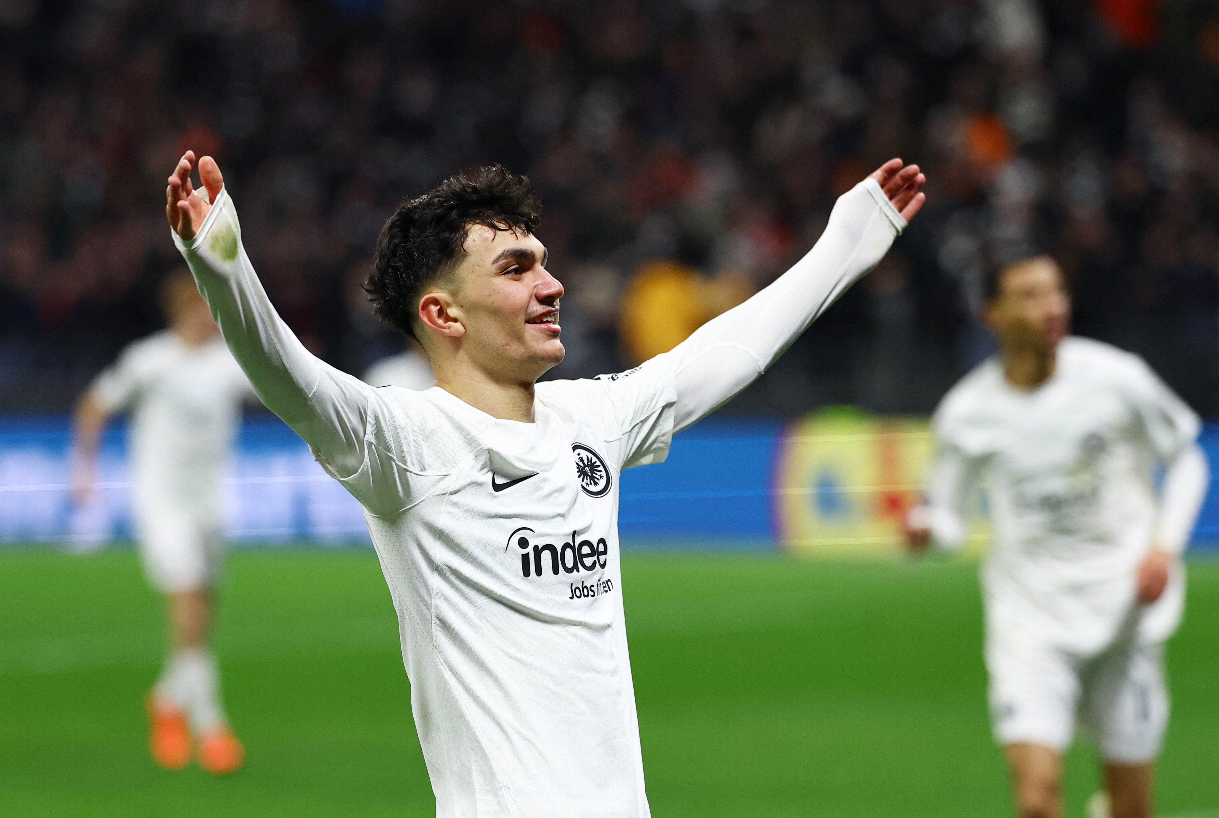 Can Uzun, figura del Eintracht Frankfurt. Crédito: REUTERS/Kai Pfaffenbach