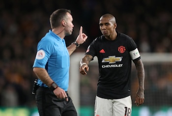 Una revisión médica confirmó en noviembre de 2024 que Ashley Young tenía la cadera sin cartílago y que necesitaría una prótesis en el corto plazo (Action Images via Reuters/Carl Recine)