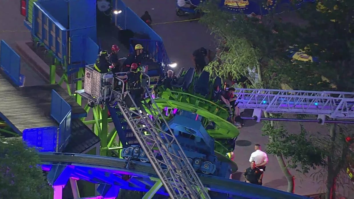 Rescatan a 15 niños y un adulto tras falla en una atracción de Adventureland