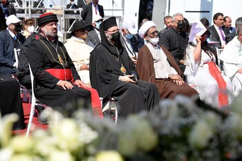 El clero participa en la