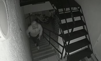 Cámaras de seguridad captaron el asalto en Usaquén, lo que puede ser clave para identificar a los ladrones involucrados en el hurto - crédito captura de pantalla/Noticias Caracol
