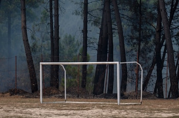 Área ardida após incêndio florestal, em 27 de julho de 2026, em Casillas, Ávila, Castela e Leão (Espanha). (Alberto Ortega/Europa Press)
